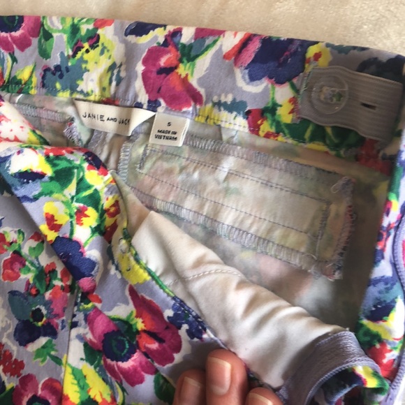 Janie and Jack - Never worn - Girls size 5 floral ponte pant - Picture 4 of 4